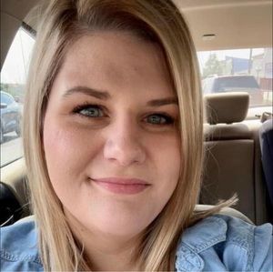 Meet your Posher, Hilary